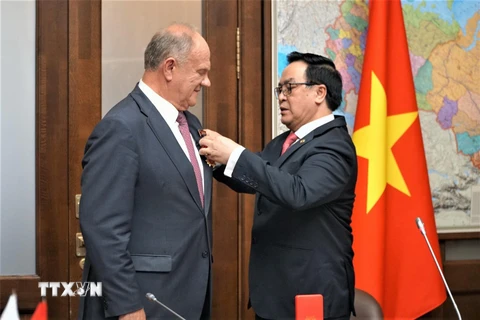 Đoàn đại biểu Đảng Cộng sản Việt Nam làm việc tại Liên bang Nga
