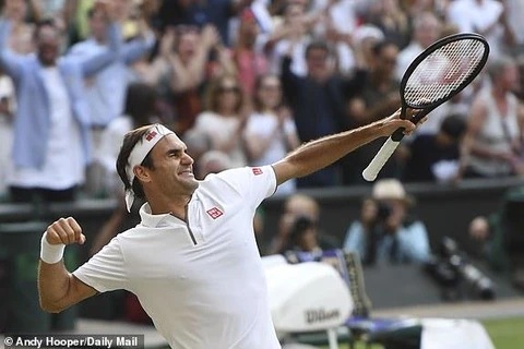 Cận cảnh Federer đánh bại Nadal ở trận 'đại chiến trong mơ'
