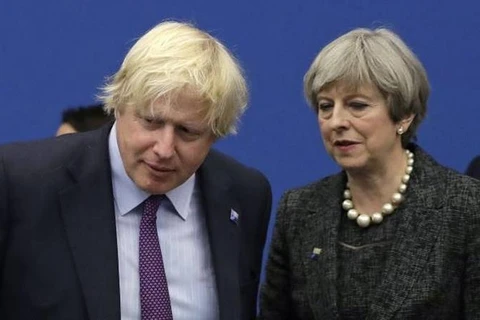 Bà Theresa May và ông Boris Johnson. (Nguồn: AP)