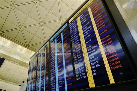 Các chuyến bay đến Hong Kong bị hủy. (Ảnh: THX/ TTXVN)