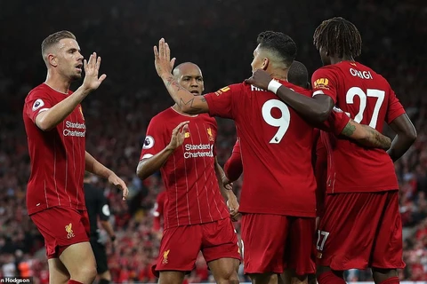 Liverpool khởi đầu Premier League bằng chiến thắng đậm.