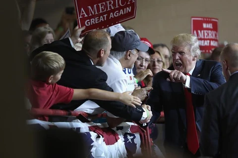 Tổng thống Donald Trump và những cử tri ủng hộ ông. (Nguồn: Getty Images)