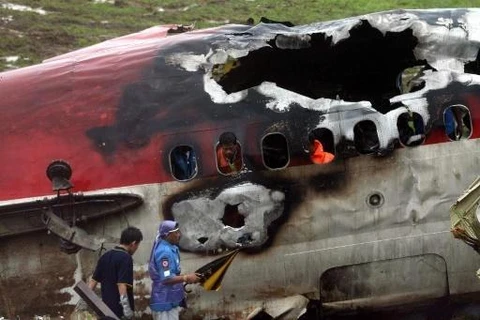 Hiện trường vụ tai nạn máy bay. (Nguồn: AFP)