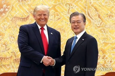 Tổng thống Mỹ Donald Trump và người đồng cấp Hàn Quốc Moon Jae-in. (Nguồn: Yonhap)