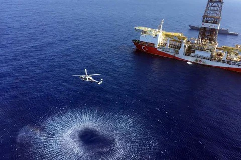 Tàu thăm dò dầu khí Yavuz của Thổ Nhĩ Kỳ được triển khai tới vùng biển ngoài khơi CH Cyprus. (Nguồn: AP)