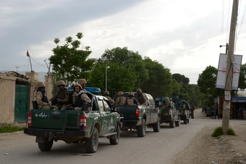 Lực lượng an ninh Afghanistan tuần tra tại tỉnh Balkh, Afghanistan. (Ảnh: THX/TTXVN)