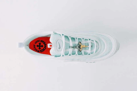 Đôi giày Nike Air Max 97 phiên bản giới hạn. (Nguồn: odditycentral)