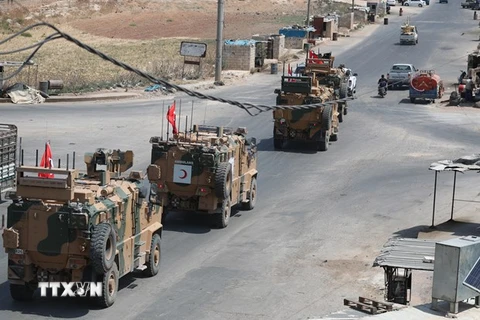 Xe quân sự Thổ Nhĩ Kỳ tại thị trấn Saraqib, tỉnh Idlib, đông bắc Syria. (Nguồn: AFP/TTXVN)