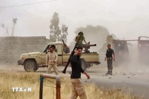 Lực lượng trung thành với Tướng Khalifa Haftar tại Tripoli, Libya. (Ảnh: AFP/TTXVN)