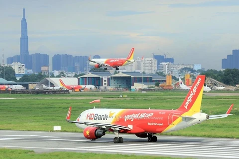 Vietjet phải điều chỉnh lịch bay do thời tiết. (Ảnh: CTV/Vietnam+)