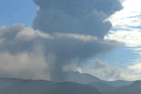 Cảnh báo núi lửa phun trào. (Nguồn: Kyodo)