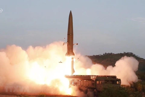 Hình ảnh một vụ phóng tên lửa của Triều Tiên. (Ảnh: YONHAP/TTXVN)