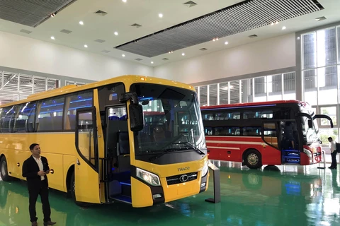 Lễ xuất khẩu xe Bus thương hiệu Việt sang Philippines. (Ảnh: Trần Tĩnh/TTXVN)