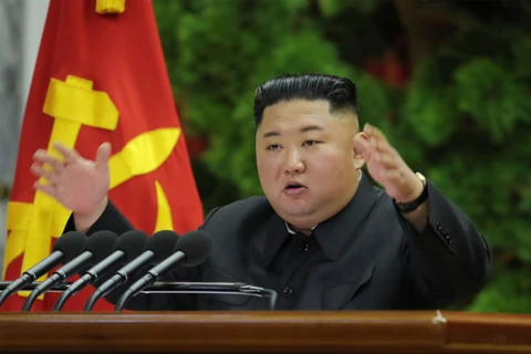 Nhà lãnh đạo Triều Tiên Kim Jong-un phát biểu tại cuộc họp của Ủy ban trung ương đảng Lao động Triều Tiên. (Ảnh: AFP/TTXVN)