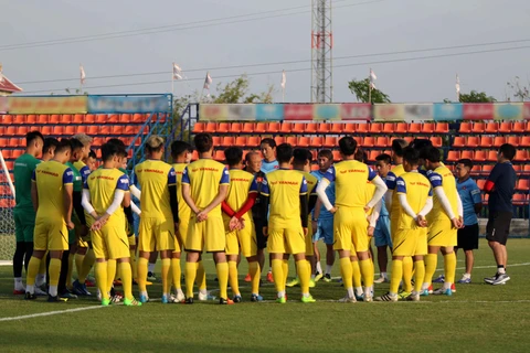 Cận cảnh buổi tập đầu tiên của U23 Việt Nam trên đất Thái Lan