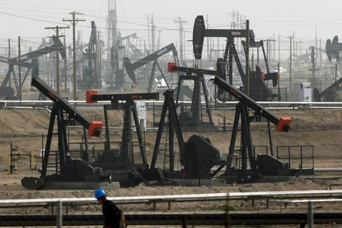 Giá dầu mỏ thế giới đã giảm hơn 4% trong phiên giao dịch này 24/2. (Nguồn: foxbusiness)