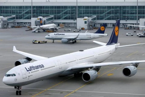 Lufthansa phải giảm chuyến bay vì COVID-19. (Nguồn: Reuters)