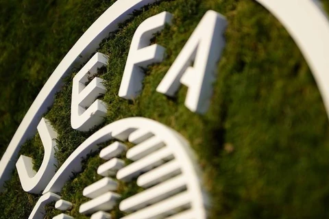 UEFA đã hoãn các trận đấu do COVID-19. (Nguồn: AFP)
