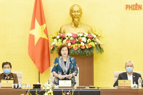 Chủ tịch Quốc hội Nguyễn Thị Kim Ngân chủ trì và phát biểu bế mạc Phiên họp thứ 43 của Ủy ban Thường vụ Quốc hội. (Ảnh: Trọng Đức/TTXVN)