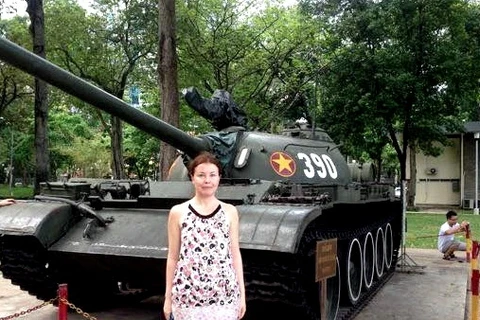 Chị Irina trong một chuyến thăm Việt Nam.