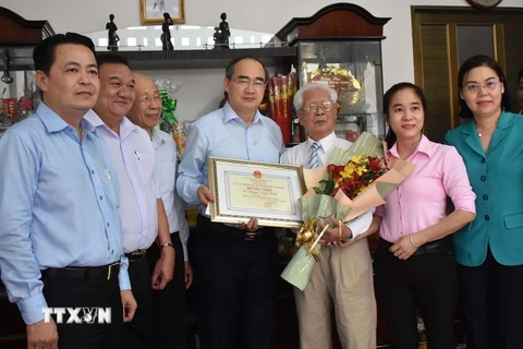 Ông Nguyễn Thiện Nhân thăm, chúc thọ người cao tuổi tiêu biểu ở TP.HCM