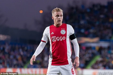 Ajax xác nhận Manchester United muốn mua Donny van de Beek
