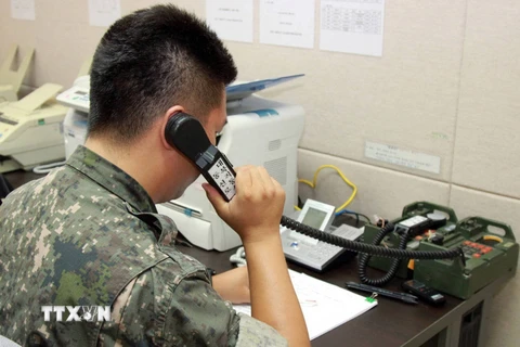 Đường dây liên lạc giữa hai miền Triều Tiên. (Ảnh: Getty Images/TTXVN)
