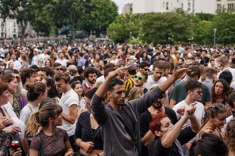Người dân Pháp tham gia một sự kiện trong ngày 21/6. (Nguồn: AFP/Getty Images)