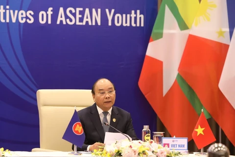 Thủ tướng Nguyễn Xuân Phúc, Chủ tịch ASEAN 2020 phát biểu tại Phiên đối thoại của các Nhà lãnh đạo ASEAN với đại diện Thanh niên ASEAN. (Ảnh: Văn Điệp/TTXVN)