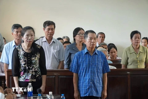 Các bị cáo tại phiên tòa, diễn ra vào tháng 10/2019. (Ảnh: Sỹ Tuyên/TTXVN)