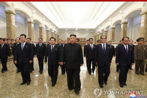 Nhà lãnh đạo Triều Tiên viếng lăng cố Chủ tịch Kim Il-sung