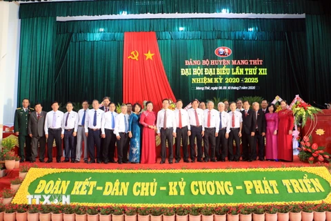 Đồng chí Võ Văn Thưởng dự Đại hội Đảng bộ huyện Mang Thít, Vĩnh Long 