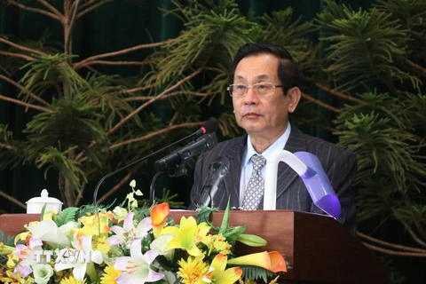 Đồng chí Võ Minh Thức, Phó Chủ tịch Hội đồng nhân dân tỉnh Phú Yên phát biểu khai mạc kỳ họp. (Ảnh: Phạm Cường/TTXVN)