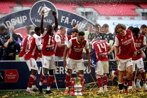 Khoảnh khắc đáng nhớ trong ngày Arsenal lập nên kỳ tích ở FA Cup