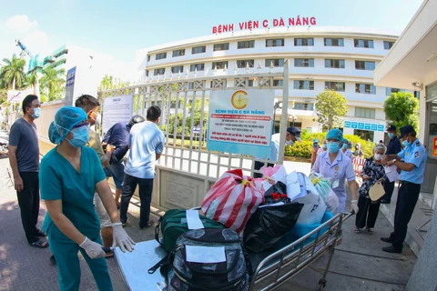 Ngày đầu bệnh viện C Đà Nẵng đón bệnh nhân đến khám, điều trị trở lại