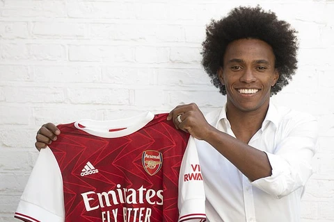 Willian chính thức gia nhập Arsenal.