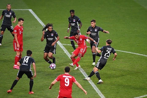 Video cận cảnh Bayern thắng đậm Lyon, thẳng tiến chung kết