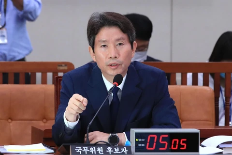 Bộ trưởng Thống nhất Hàn Quốc Lee In-young trong phiên điều trần trước Quốc hội ở Seoul. (Ảnh: YONHAP/TTXVN)