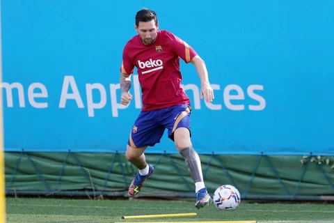 Lionel Messi lần đầu tập luyện sau vụ đòi chia tay Barcelona