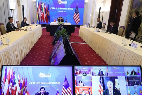 Ngoại trưởng Hoa Kỳ Mike Pompeo phát biểu tại Hội nghị Bộ trưởng Ngoại giao ASEAN-Hoa Kỳ. (Ảnh: Lâm Khánh/TTXVN)