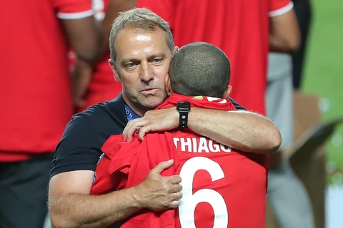 Hansi đã yêu cầu tăng cường lực lượng sau khi Thiago và nhiều cầu thủ chia tay Bayern. (Nguồn: Gett Image)