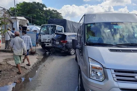 Tiền Giang: Tai nạn giao thông liên hoàn, gây kẹt xe kéo dài nhiều km