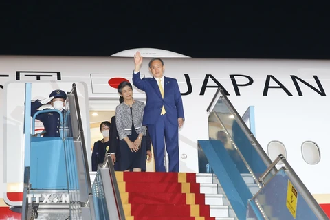 Hình ảnh Thủ tướng Nhật Bản bắt đầu thăm chính thức Việt Nam
