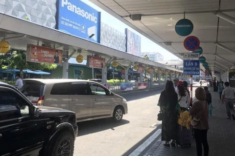 Sân bay Tân Sơn Nhất thông thoáng hơn sau khi triển khai phân làn ôtô