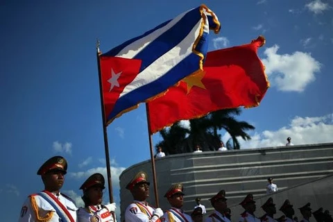 Điện mừng nhân kỷ niệm 60 năm quan hệ ngoại giao Việt Nam-Cuba