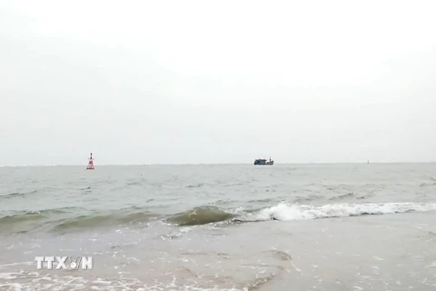 Quảng Bình: Ứng cứu tàu cá của ngư dân găp nạn trên biển
