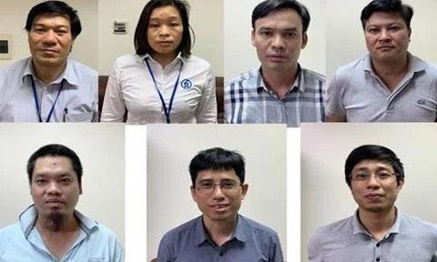 Xét xử vụ án tại CDC Hà Nội: 27 luật sư bào chữa cho 10 bị cáo