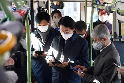 Hàn Quốc là nước đầu tiên triển khai wifi xe buýt miễn phí toàn quốc