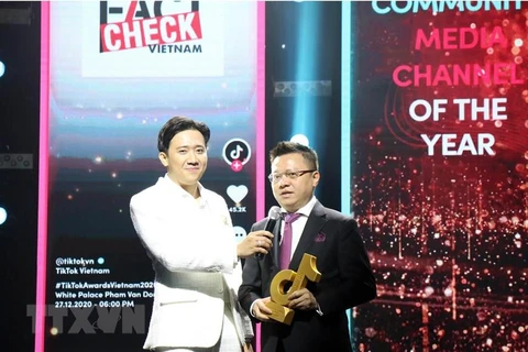 [Video] FactCheckVN của TTXVN được vinh danh ở Tiktok Awards Việt Nam