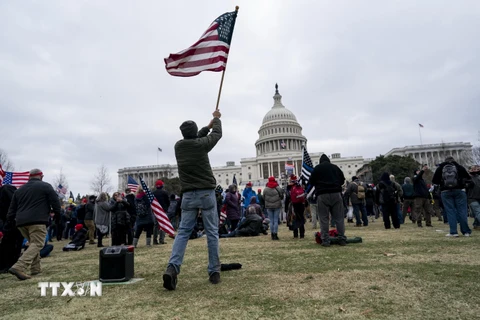 Bộ Tư pháp Mỹ buộc tội 15 đối tượng tấn công Đồi Capitol